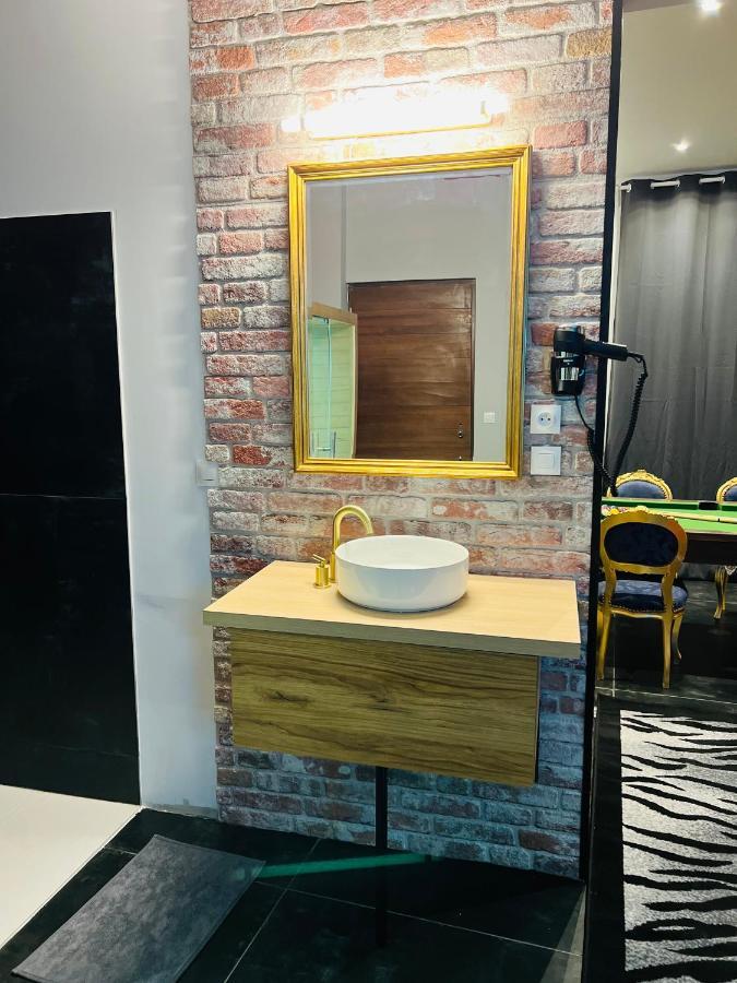 Capsule Street Art - Sauna- Jacuzzi - Playstation 5 - Billard - Netflix - Home Cinema - Terrasse Douai Exterior foto